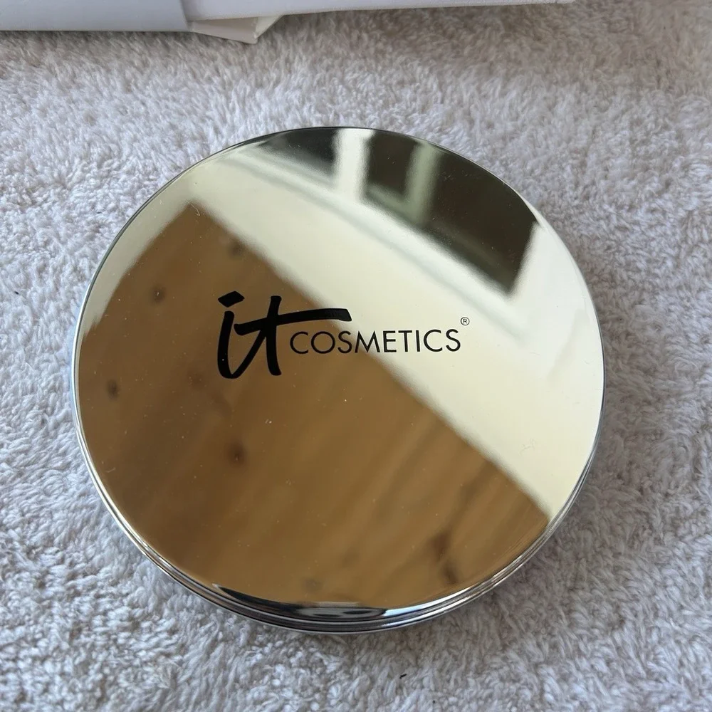 IT Cosmetics CC+ Radiance Vitality Brightening CREME Disc, Naturally Pretty, NEW